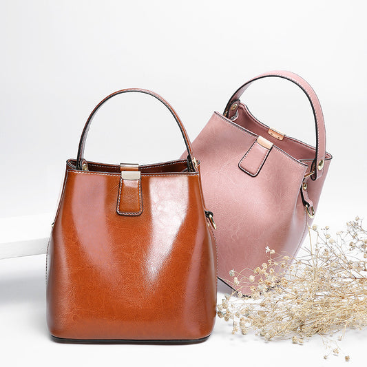 Bolsa de Cuero Encerado para Mujer - Bandolera Tipo Balde Portátil - Image 2