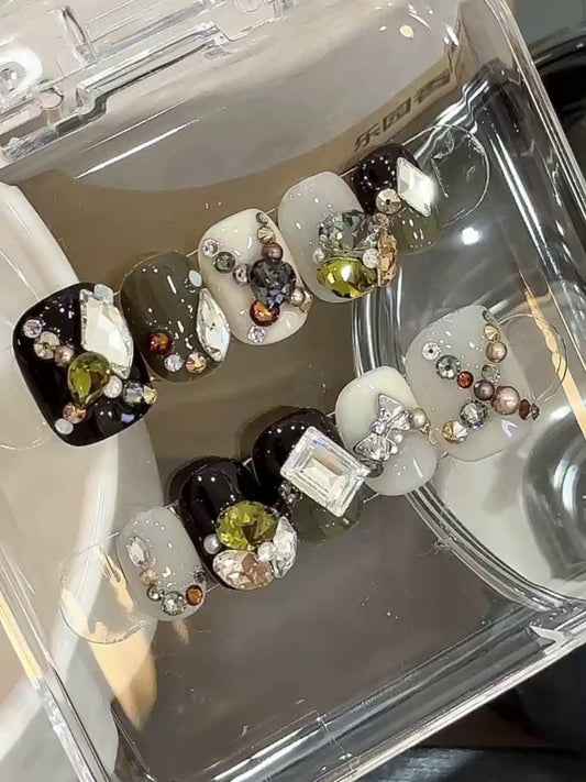 Polo Caramelo Diseño Exclusivo con Uñas Postizas Personalizables - Image 2