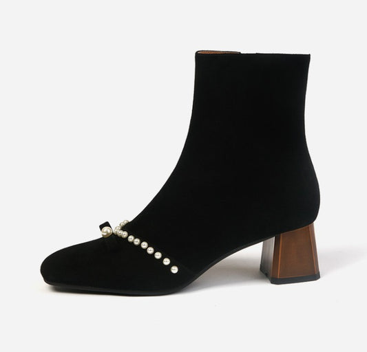 Botas Cortas con Tacón Medio, Punta Redonda y Moño de Perlas - Image 2
