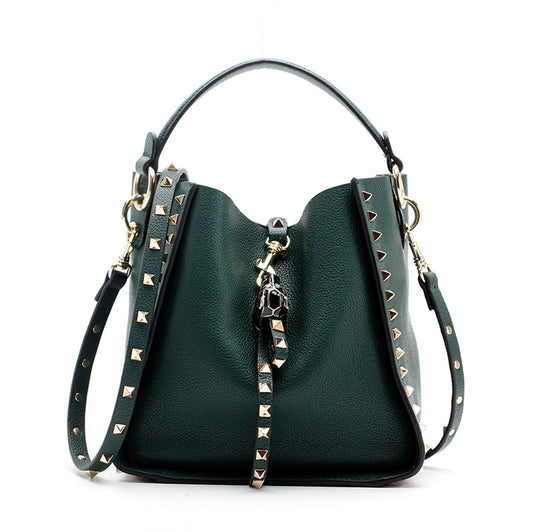 Bolso Bucket de Cuero Genuino con Cabeza de Leopardo y Tachas - Image 2