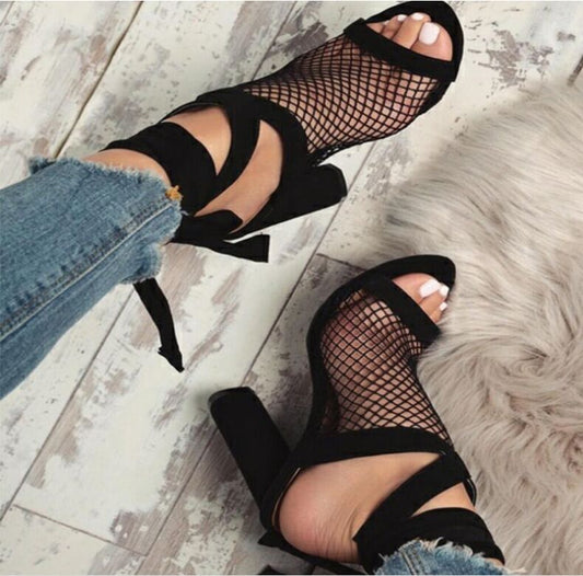 Sandalias de Tacón Alto con Tiras Cruzadas y Cordones - Image 2