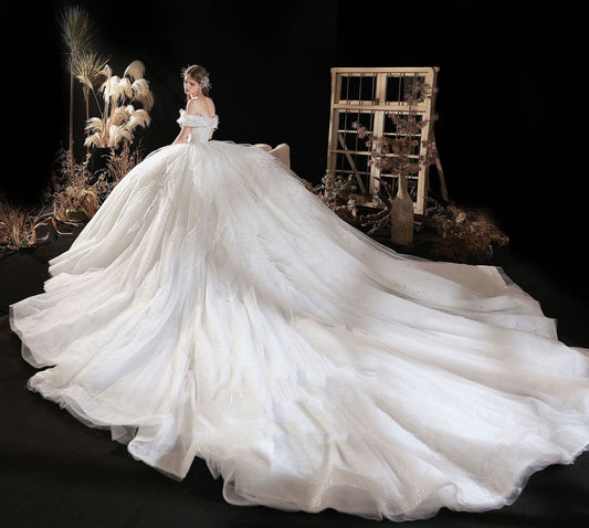 Vestido de Novia Blanco Marfil con Cielo Estrellado y Falda Voluminosa Estilizadora - Image 2