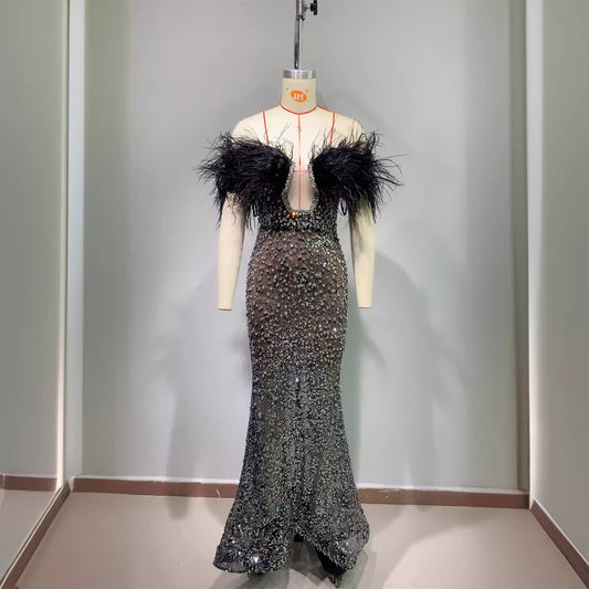 Vestido Tubo Elegante con Plumas, Pedrería y Lentejuelas Escote V - Image 2