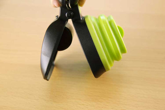 Recogedor de Heces para Perros Plegable con Bolsas Biodegradables - Image 2