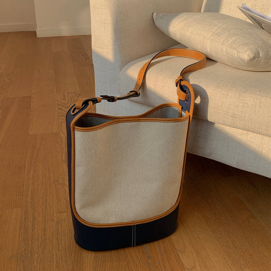 Bolsa Bucket con Contraste Elegante - Image 2