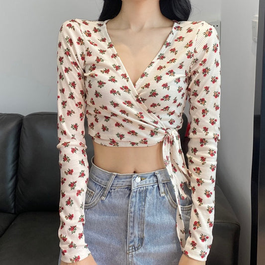Blusa Floral Ajustada Escote en V con Manga Larga - Image 2