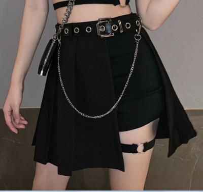 Falda Irregular con Cadenas Decorativas - Image 2