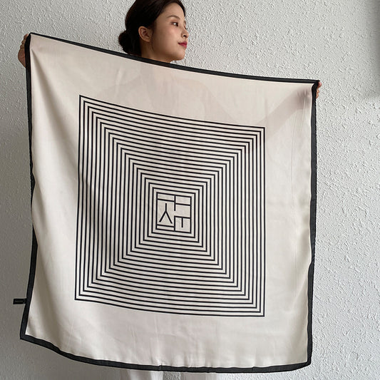 Pañuelo de Seda Simulada con Detalles de Contraste para Mujer - Image 2