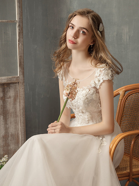 Vestido de Novia Mori Francés con Cola Corta - Diseño Minimalista - Image 2