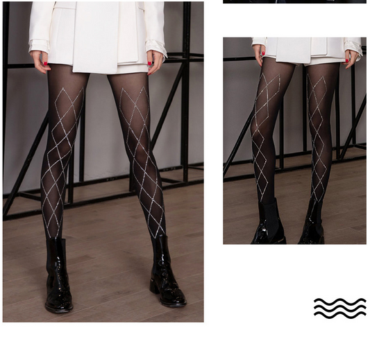 Pantimedias Negras con Diseño de Diamantes y Malla Fina - Image 2