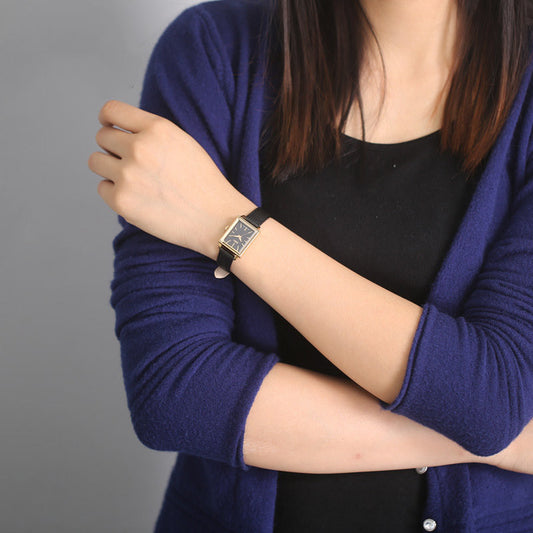 Reloj de Pulsera Rectangular Retro para Mujer - Diseño Minimalista con Correa Simple - Image 2