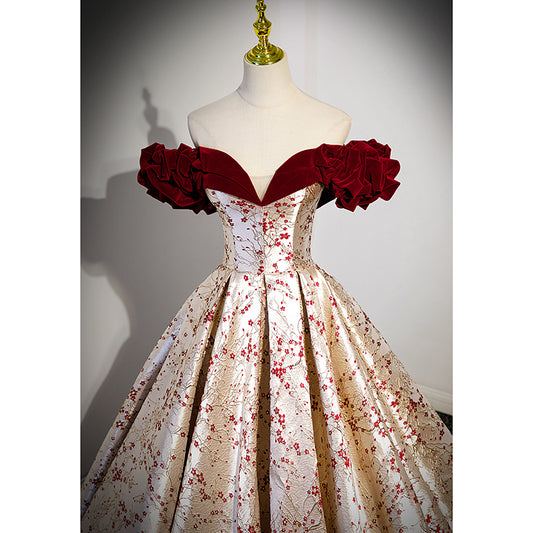 Vestido de Novia Hombros Descubiertos con Detalles de Encaje Pesado - Image 2