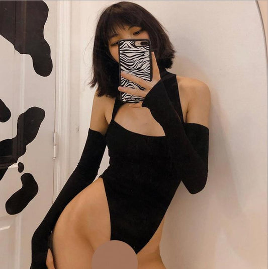 Bodysuit Ajustado con Hombros Descubiertos y Detalles Calados - Image 2