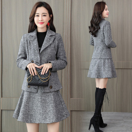 Traje de Falda Corta en Lana a Cuadros - Conjunto Slim Elegante - Image 2