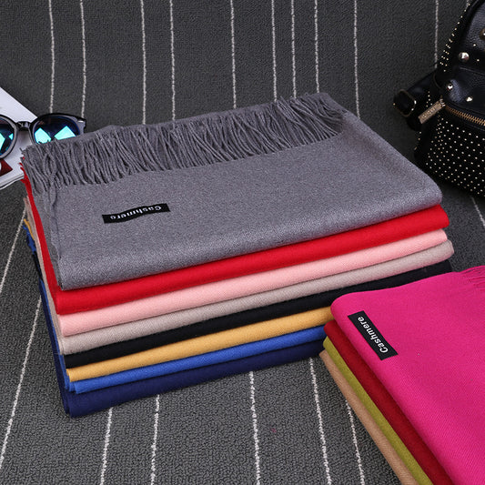 Chal Ligero con Borlas y Colores Sólidos para Mujer - Image 2