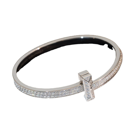 Pulsera Ancha de Letras TT en Diamantes de Lujo - Image 2