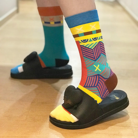 Calcetines Asimétricos Planeta Lindo para Mujer - Tubo Medio - Image 2