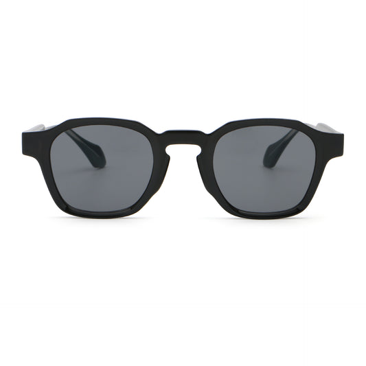 Classic fashion sunglasses with a black and tortoiseshell quadrilateral frame and dark green lenses, angled view. - Image 2