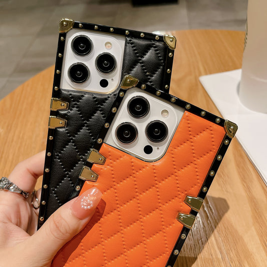 Funda Protectora 3D en Piel de Oveja Antiimpactos para Celular - Image 2