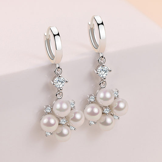 Aretes Largos con Perlas y Cristales Brillantes - Image 2
