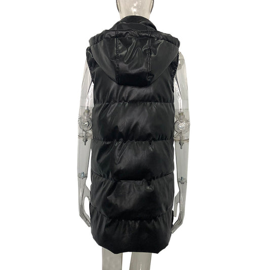 Chaleco Acolchado Negro con Capucha - Diseño Moderno en Cuero Sintético - Image 2