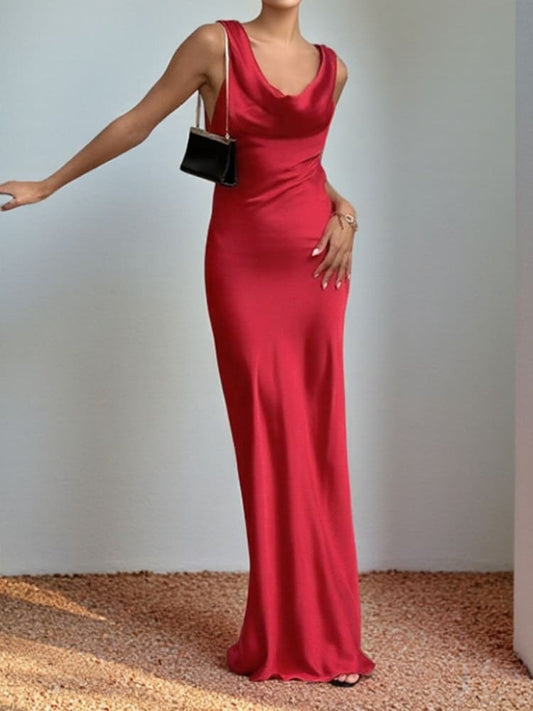 Vestido Elegante con Escote Drapeado Profundo - Image 2