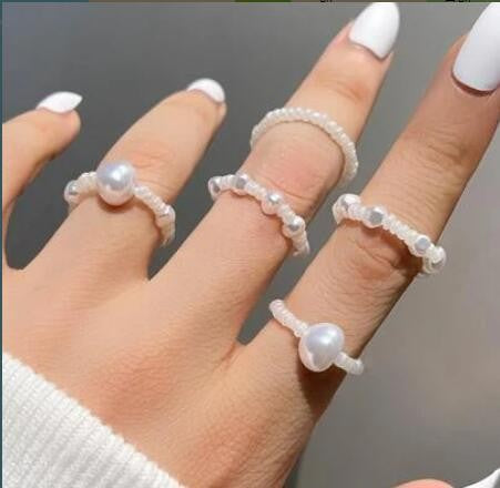 Anillo de Perla Blanca con Cuentas de Arroz para Mujer - Image 2