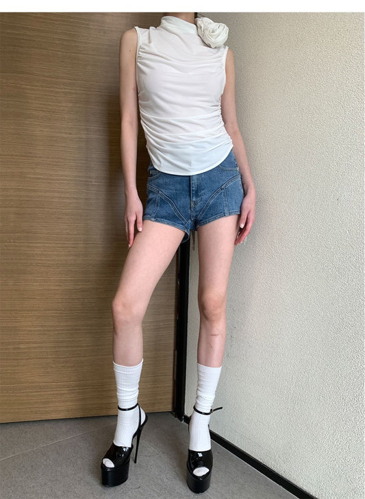 Shorts de Mezclilla con Cadena de Borlas y Strass - Image 2