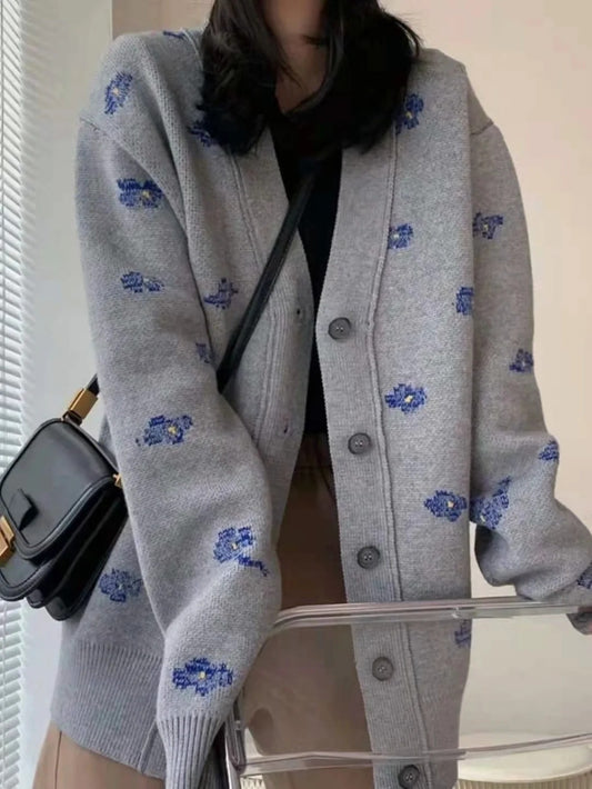 Cardigan Tejido con Bordado de Flores Gris y Azul - Image 2