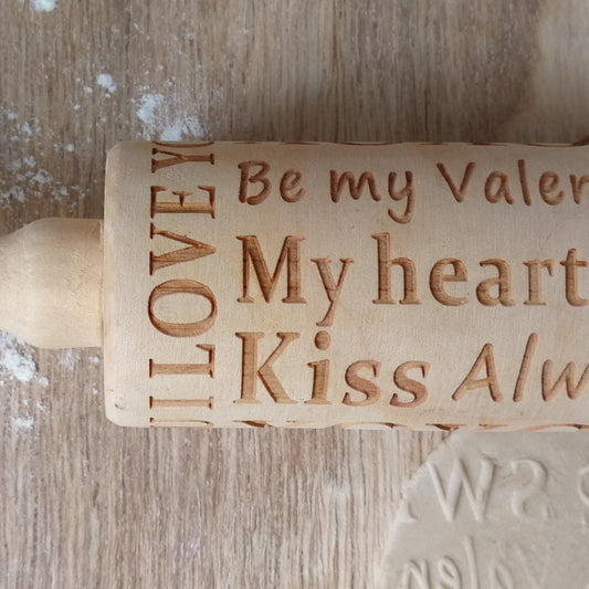 Rodillo para Galletas con Letras de Madera Grabadas para San Valentín - Image 2