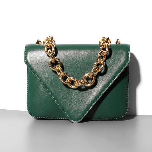 Bolsa Mensajera de Cuero con Cadena - Colección Verano - Image 2