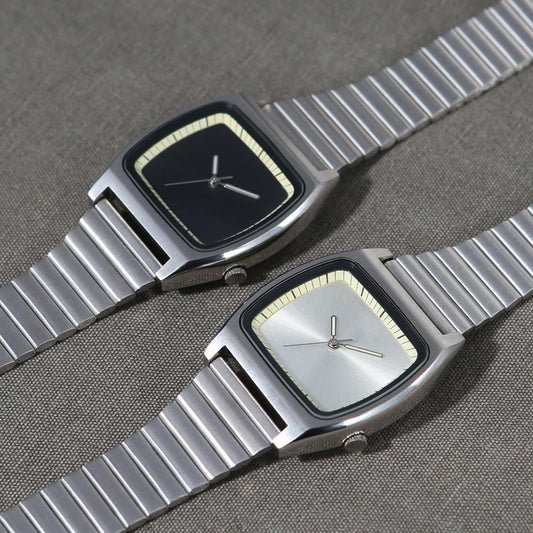 Reloj de Pulsera Minimalista Cuadrado sin Logo - Diseño Versátil - Image 2
