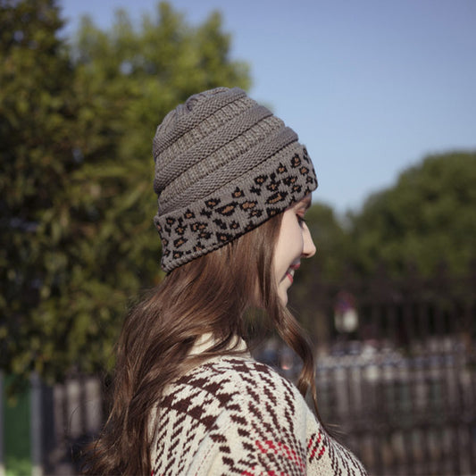 Gorro Tejido para Mujer Estampado Leopardo - Abrigo Cálido para Invierno - Image 2