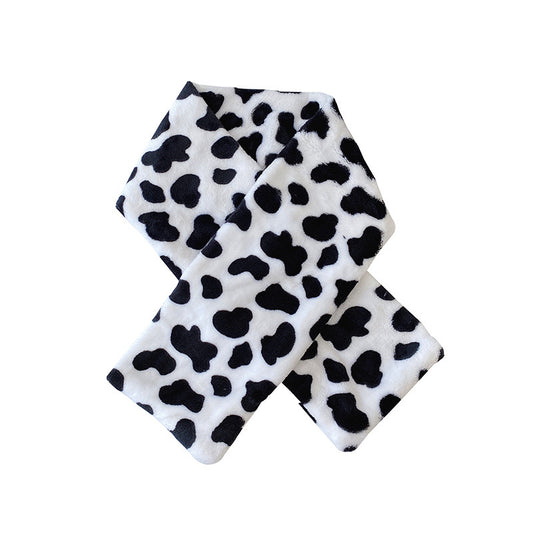 Bufanda Vaca Adorable Gruesa y Cálida de Felpa Cruzada para Parejas - Image 2