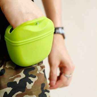 Bolsa Portátil de Premios para Perros con Cierre Magnético y Clip - Image 2