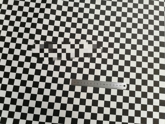 Revestimiento de Pared a Cuadros Blanco y Negro en Cuero Sintético - Image 2
