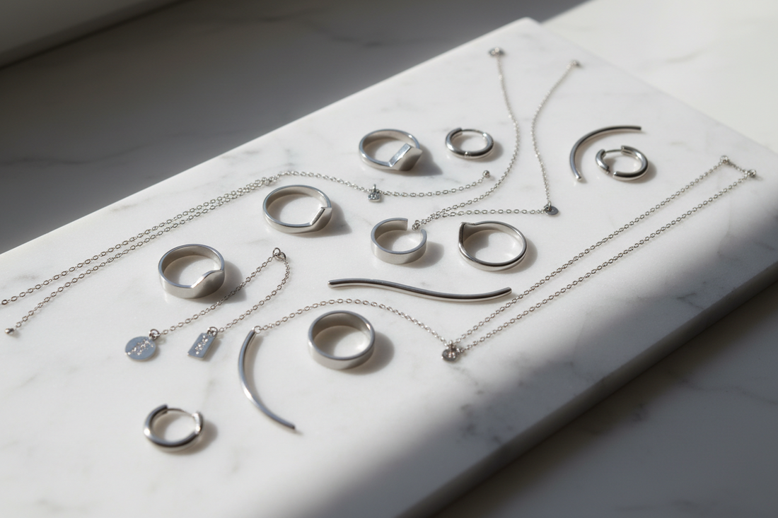 Guía de Durabilidad y Cuidado: Secretos para Elegir y Mantener tus Joyas Impecables por Años