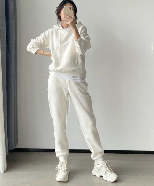 Conjunto de Sudadera con Capucha y Pantalón Deportivo Elástico - Image 10