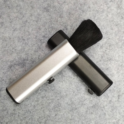Cepillo Retráctil de Limpieza para Salidas de Aire y Computadora - Image 3