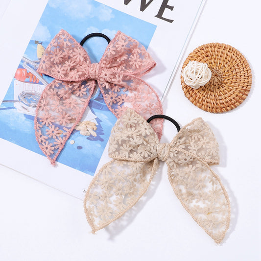 Hebilla Floral para Cabello con Encaje Bordado y Moño Elegante
