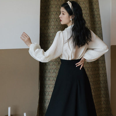 Conjunto Retro Falda y Top con Cuello de Perlas - Image 4
