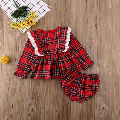 Traje Infantil Cuadros Rojos con Moño y Encaje - Image 9