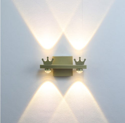Lámpara de Pared Dorada Crown - Iluminación Elegante para Dormitorio, Sala y Pasillos - Image 11