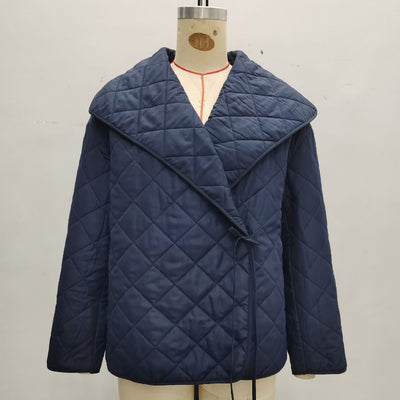 Abrigo Acolchado Azul Zafiro con Diseño Romboidal Suelto - Image 8