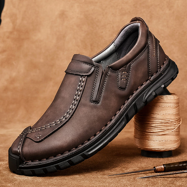 Zapatos de Cuero Cosidos a Mano con Cordones y Detalles Artesanales