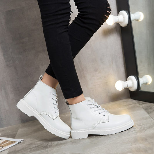 Botas Blancas Planas de Punta Redonda con Suela Antideslizante para Mujer - Image 6