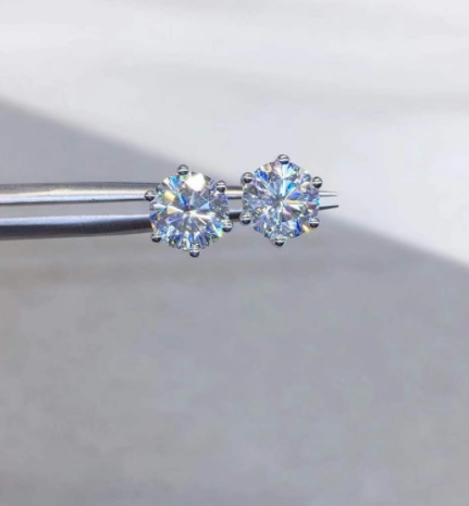 Aretes de Plata Esterlina con Moissanita - Diseño Clásico de Seis Puntas - Image 6