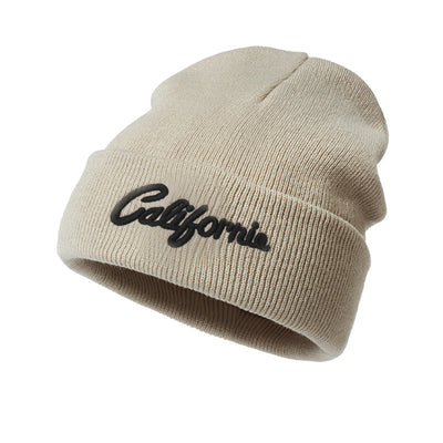 Gorro Tejido con Letras 3D Bordadas - Image 10