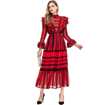 Vestido Retro Cuello Alto con Volantes y Bordado en Rojo y Negro - Image 4