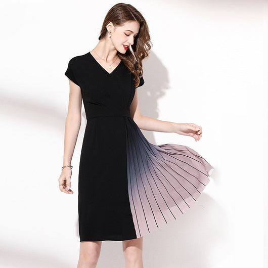 Vestido Negro Plisado con Patchwork Degradado Ajustado - Image 7